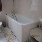 Hotel Uran Hostel *