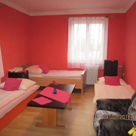 بيت شباب Hotel Uran *